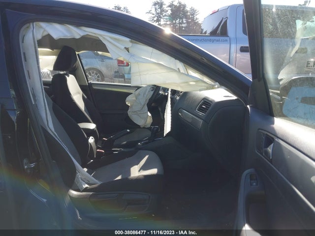3VW2B7AJ4JM213368 Volkswagen Jetta 1.4t S