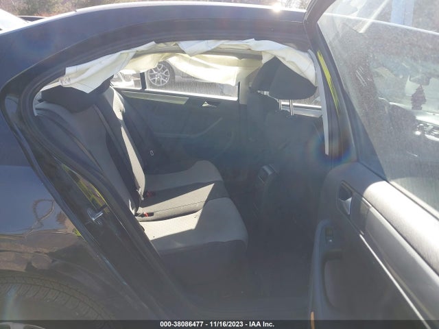 3VW2B7AJ4JM213368 Volkswagen Jetta 1.4t S