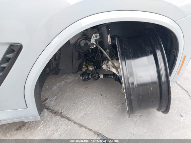 5UX43DT00N9M50597 BMW X4 M40i