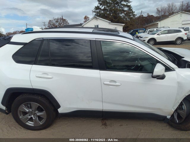 2022 TOYOTA RAV4 XLE VIN: 2T3W1RFV4NW204656