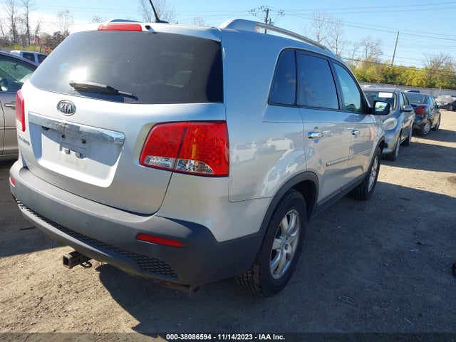 2013 KIA SORENTO LX VIN: 5XYKT3A66DG313767