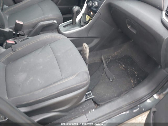 Chevrolet TRAX LS 2019 3GNCJKSB0KL336409 Image 5