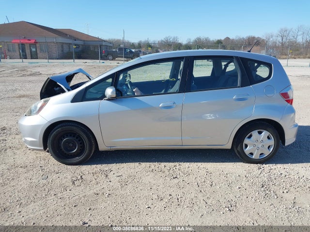 2013 HONDA FIT VIN: JHMGE8H3XDC070945