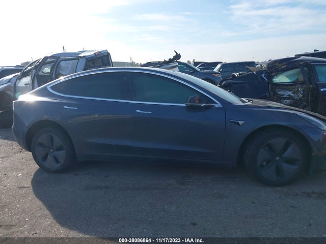 Tesla Model 3 Performance/long Range 2019 5YJ3E1EB5KF209768 Image 13
