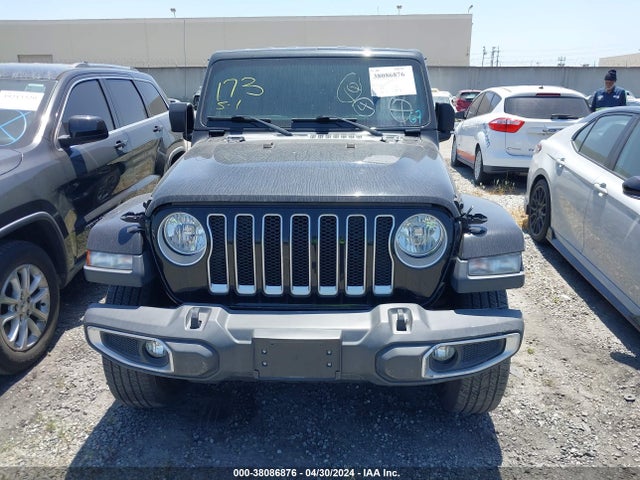 1C4HJXEG0JW191447 Jeep Wrangler Unlimited Sahara 4x4