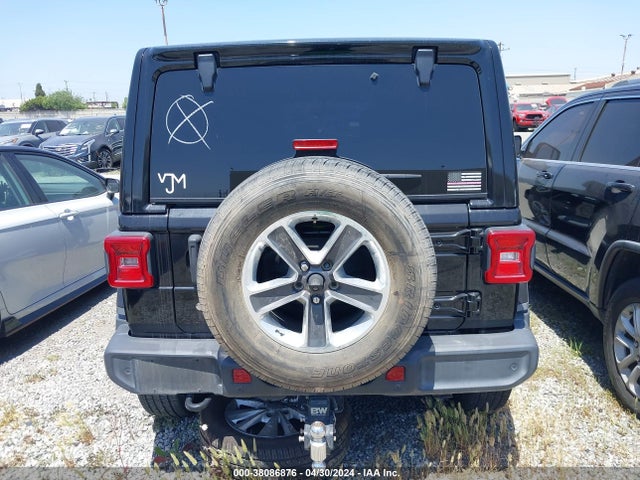 1C4HJXEG0JW191447 Jeep Wrangler Unlimited Sahara 4x4