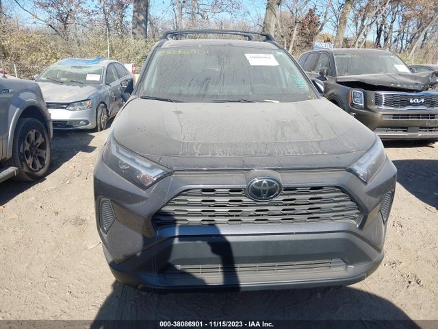 2022 TOYOTA RAV4 XLE VIN: 2T3P1RFV4NC284885