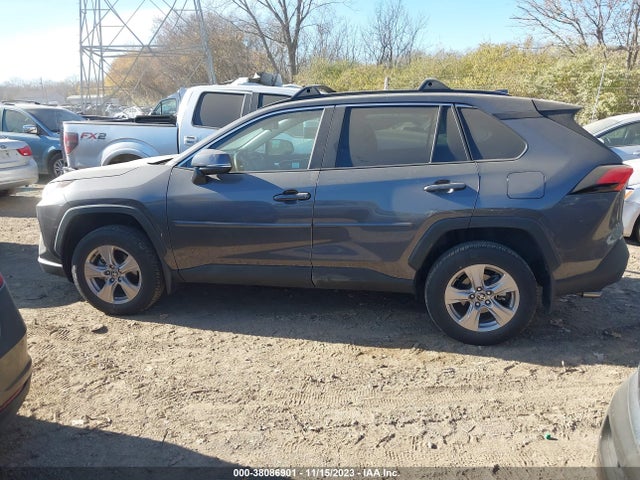 2022 TOYOTA RAV4 XLE VIN: 2T3P1RFV4NC284885