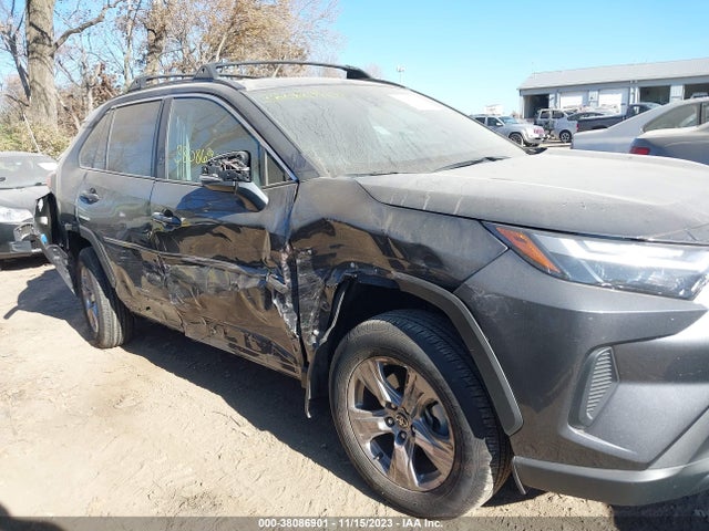 2022 TOYOTA RAV4 XLE VIN: 2T3P1RFV4NC284885
