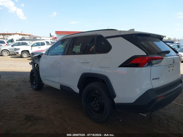 Toyota RAV4 LE 2019 2T3F1RFV6KW023005 Image 3