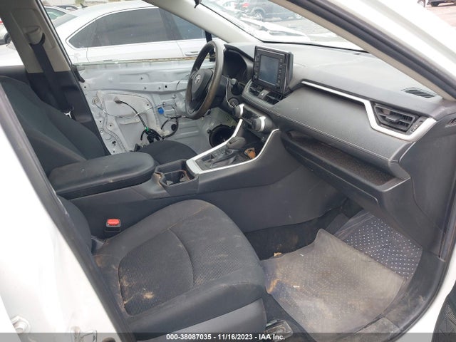 Toyota RAV4 LE 2019 2T3F1RFV6KW023005 Image 5