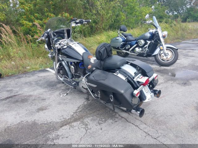 2012 HARLEY-DAVIDSON FLHRC 1HD1FRM12CB617742 Photo 2