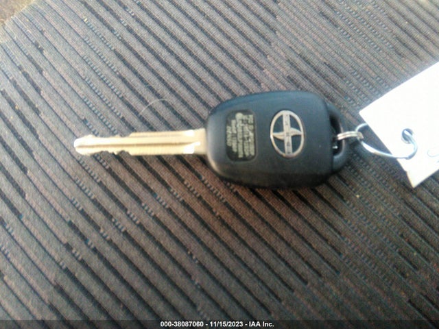 Scion Xb 686 Parklan Edition 2015 JTLZE4FE5FJ080809 Image 11