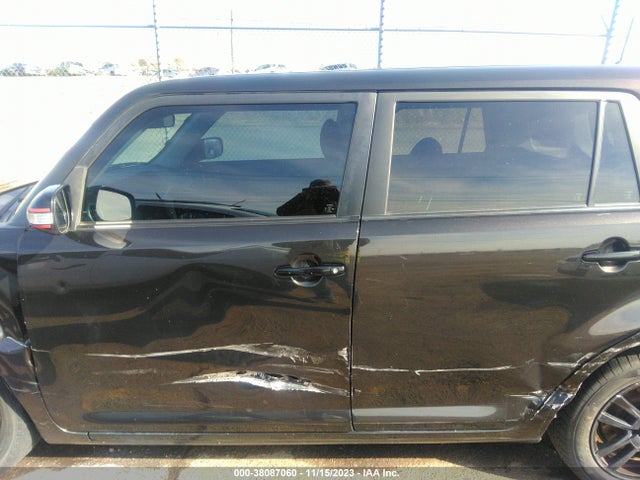 Scion Xb 686 Parklan Edition 2015 JTLZE4FE5FJ080809 Image 14