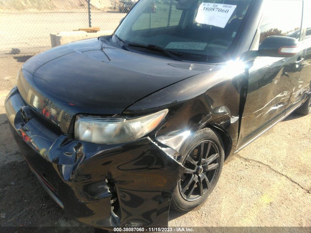 JTLZE4FE5FJ080809 Scion Xb 686 Parklan Edition