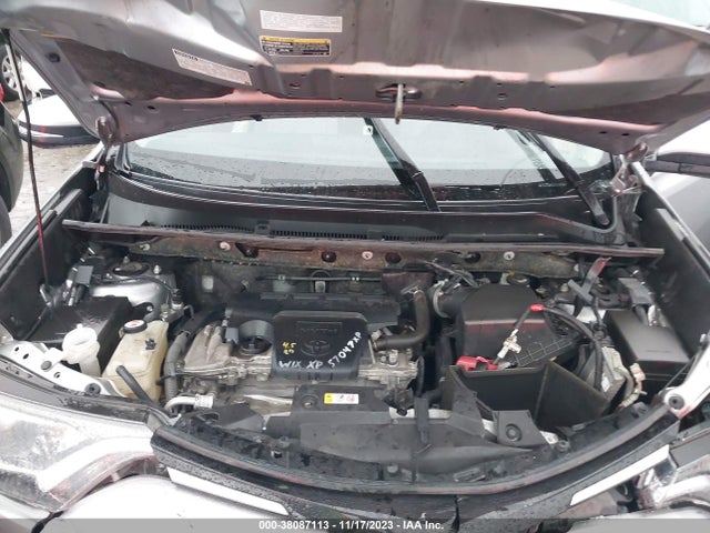 Toyota Rav4 Xle 2018 JTMRFREV2JJ229371 Image 10