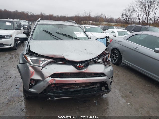 Toyota Rav4 Xle 2018 JTMRFREV2JJ229371 Image 12