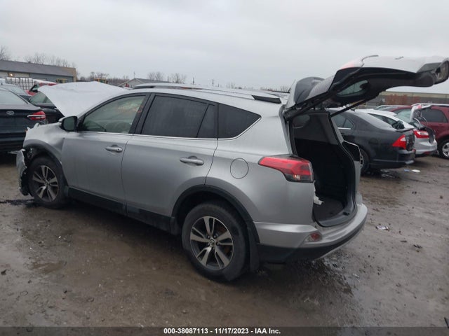 Toyota Rav4 Xle 2018 JTMRFREV2JJ229371 Image 3