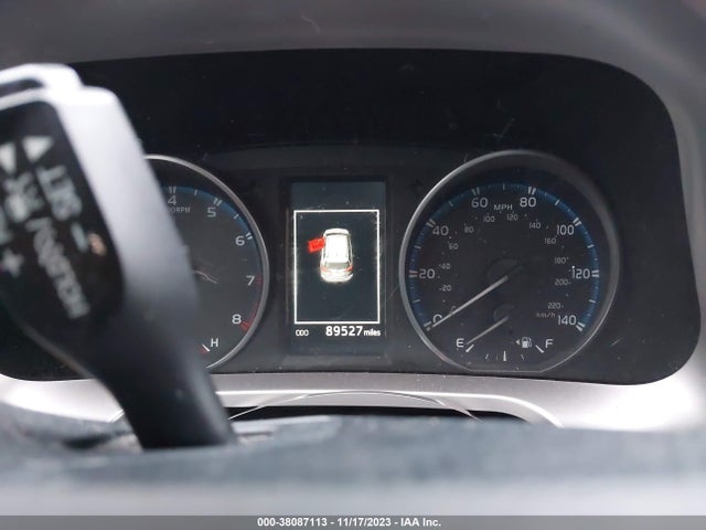 Toyota Rav4 Xle 2018 JTMRFREV2JJ229371 Image 7