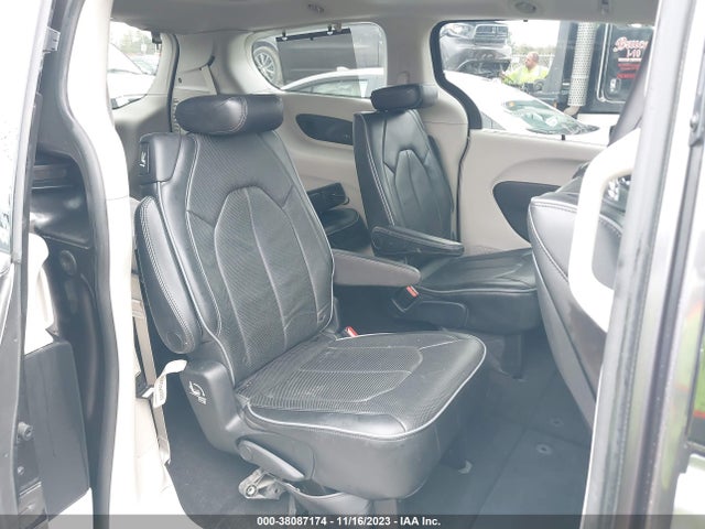 Chrysler Pacifica Limited 2017 2C4RC1GG2HR670318 Image 8