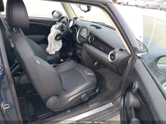 2011 MINI COOPER S CLUBMAN WMWZG3C58BTY36195 Photo 4