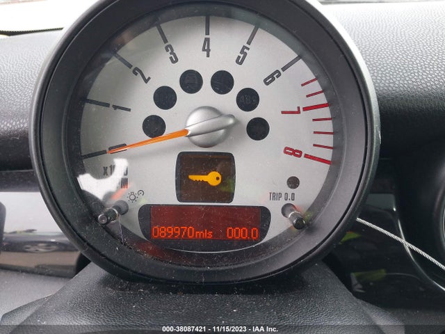 2011 MINI COOPER S CLUBMAN WMWZG3C58BTY36195 Photo 6