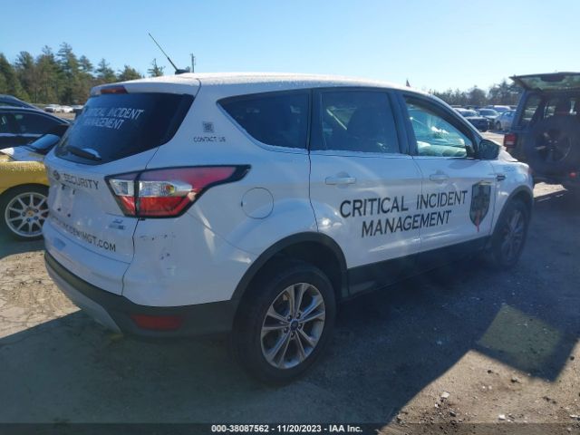 1FMCU9GD6HUA56412 Ford ESCAPE SE