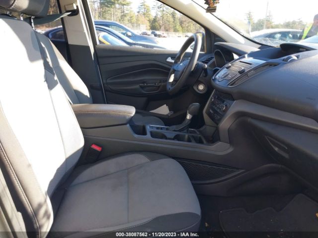 1FMCU9GD6HUA56412 Ford ESCAPE SE