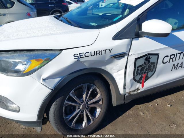 1FMCU9GD6HUA56412 Ford ESCAPE SE