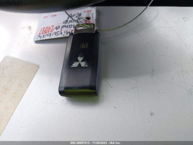 JA4AD3A38GZ049286 Mitsubishi Outlander Se