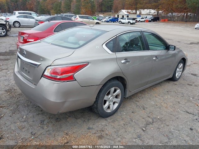Nissan Altima 2.5 S 2015 1N4AL3AP2FC220519 Image 4