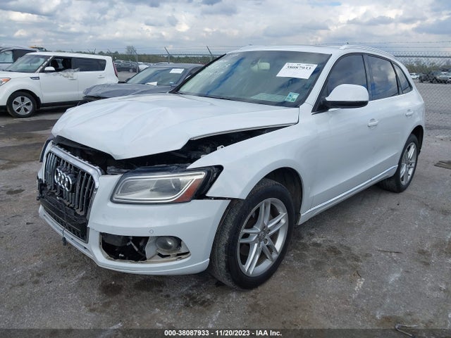 Audi Q5 2.0t Premium 2014 WA1LFAFP4EA073275 Image 2