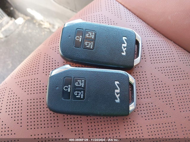 38088129 :رقم المزاد ، KNDNE5H3XP6224497 vin ، 2023 Kia Carnival Mpv Sx مزاد بيع