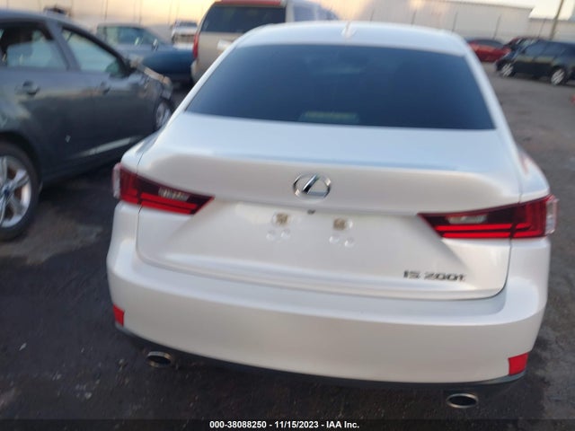 JTHBA1D29G5035638 Lexus IS 200T