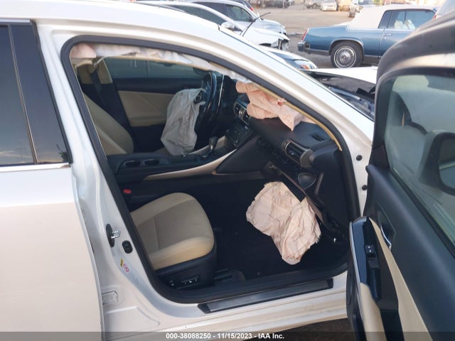 JTHBA1D29G5035638 Lexus IS 200T