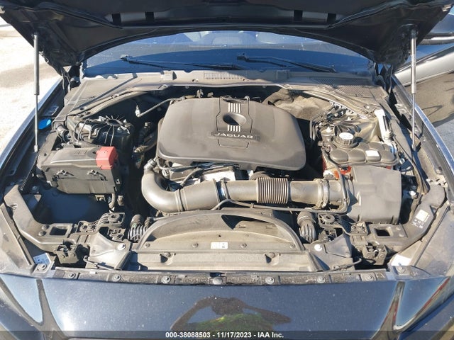 2017 JAGUAR XE SAJAR4BGXHA976824 Photo 9