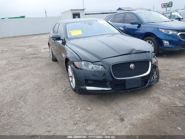 2018 JAGUAR XF SAJBD4FX8JCY68435 Photo 0