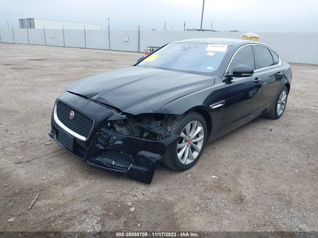 2018 JAGUAR XF SAJBD4FX8JCY68435 Photo 1