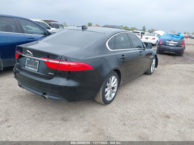 2018 JAGUAR XF SAJBD4FX8JCY68435 Photo 3