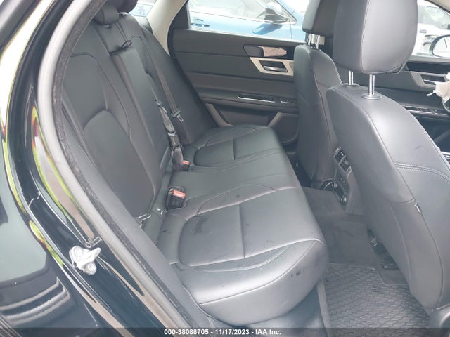 2018 JAGUAR XF SAJBD4FX8JCY68435 Photo 7