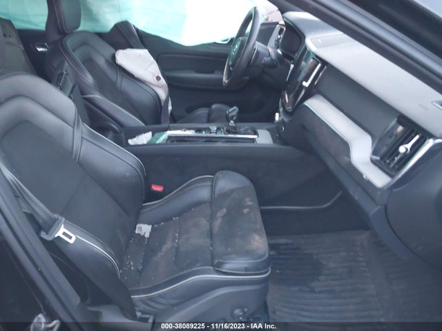 2019 VOLVO XC60 T5 R-DESIGN VIN: LYV102RM4KB229812