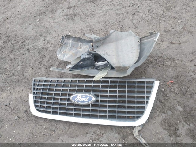2004 FORD EXPEDITION NBX/XLT VIN: 1FMPU16L74LB79129