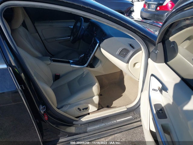 2015 VOLVO S60 T5 DRIVE-E PREMIER PLUS VIN: YV140MFC6F1317983