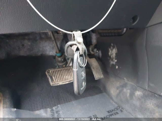 2013 KIA SORENTO LX V6 VIN: 5XYKTDA2XDG393206