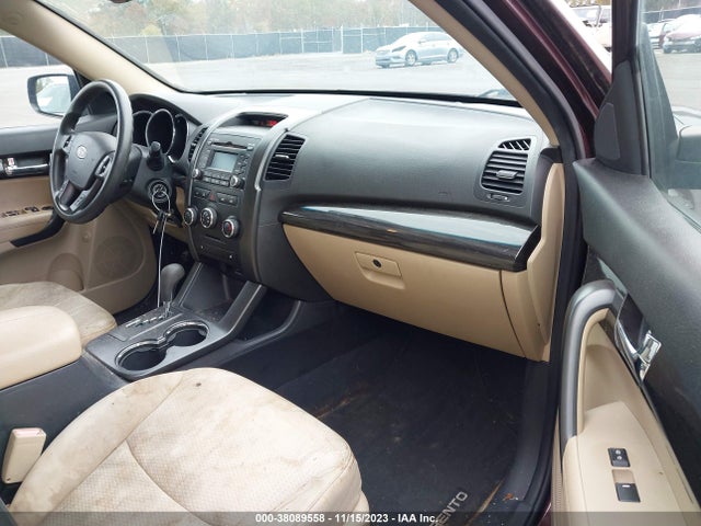 2012 KIA SORENTO LX VIN: 5XYKT3A65CG264205