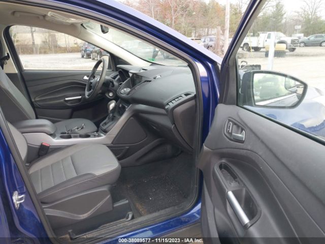 1FMCU9GXXGUA47964 Ford ESCAPE SE