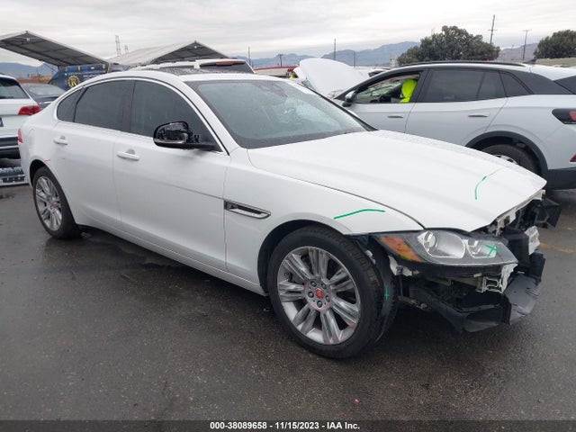 2017 JAGUAR XF SAJBD4BV7HCY44402 Photo 0