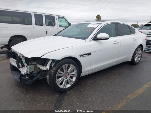 2017 JAGUAR XF SAJBD4BV7HCY44402 Photo 1