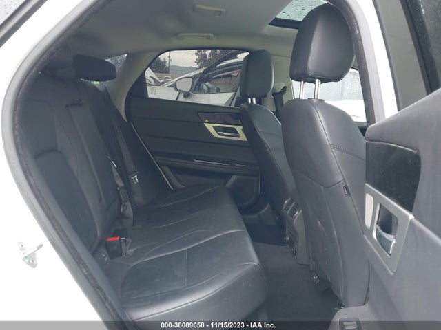 2017 JAGUAR XF SAJBD4BV7HCY44402 Photo 7