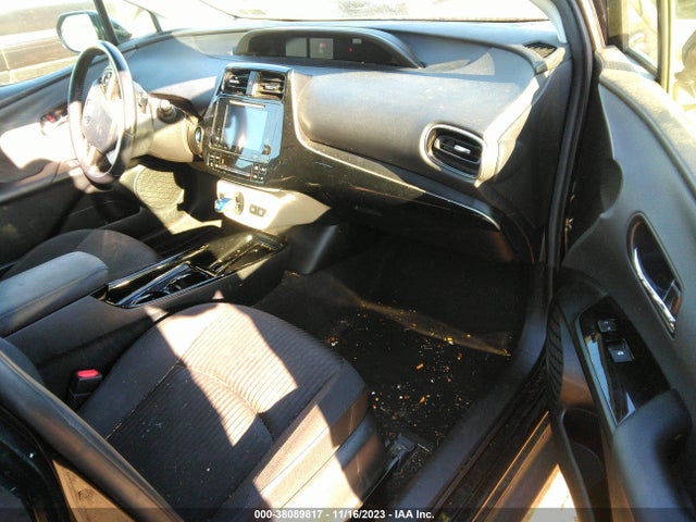 2018 TOYOTA PRIUS THREE VIN: JTDKARFUXJ3057133